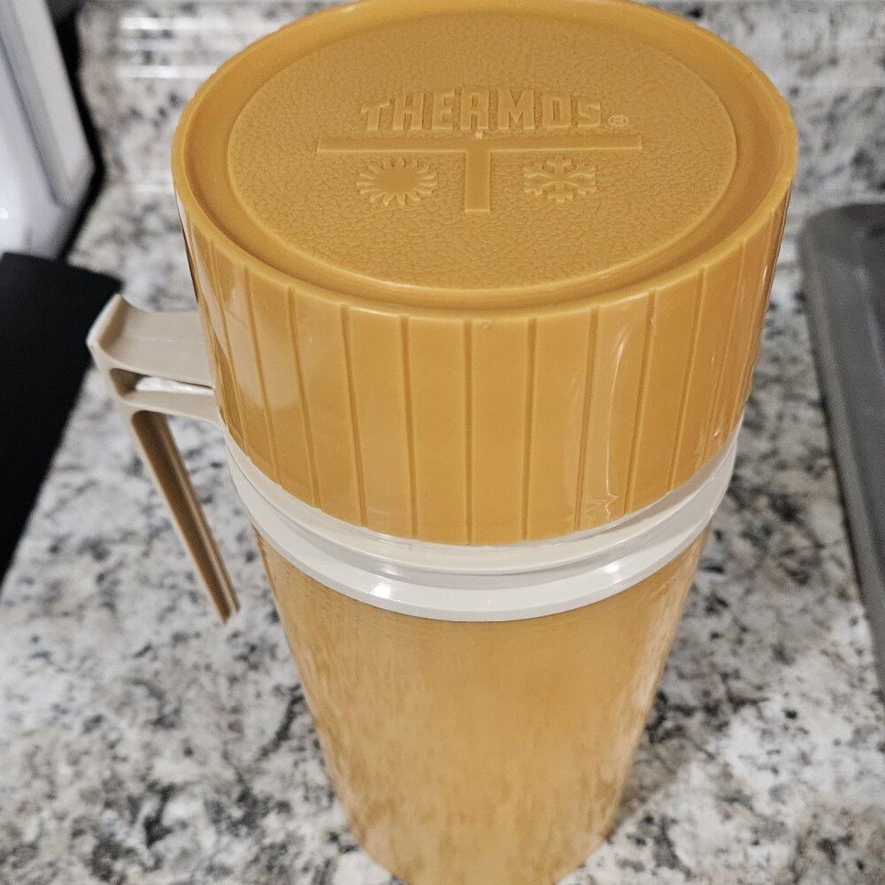 Vintage MustardThermos Vacuum Jar Pint Size King-Seeley Thermos Co | Model 7202